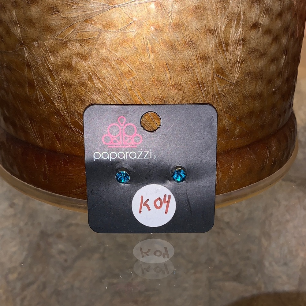 ✨5/$25✨Paparazzi Kids Sparkling Blue Stud Earrings